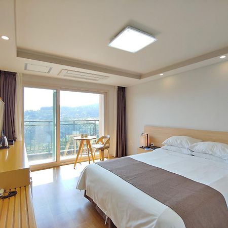 Jeju Lavender Hotel Seogwipo Zewnętrze zdjęcie