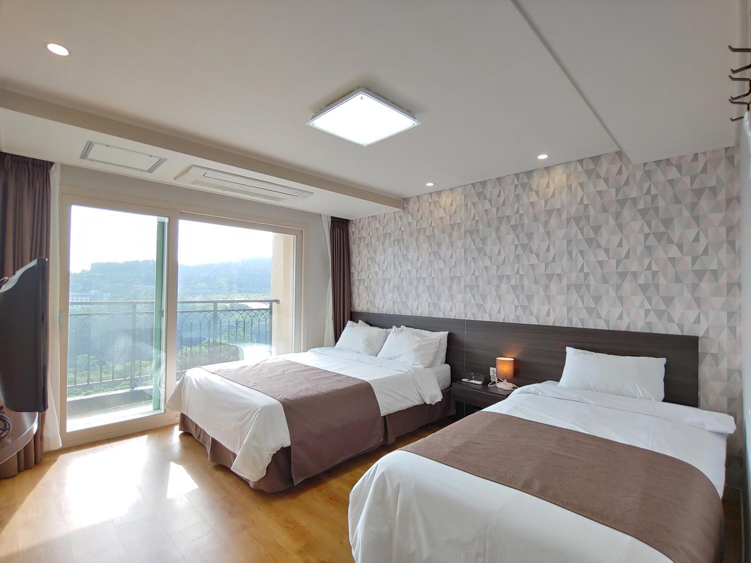 Jeju Lavender Hotel Seogwipo Zewnętrze zdjęcie