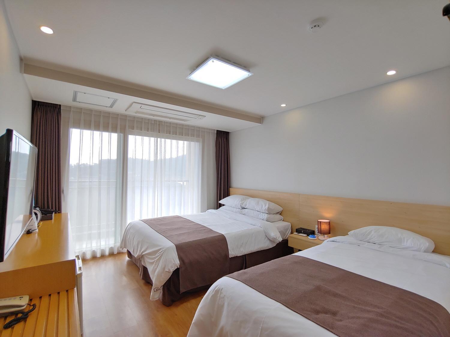Jeju Lavender Hotel Seogwipo Zewnętrze zdjęcie