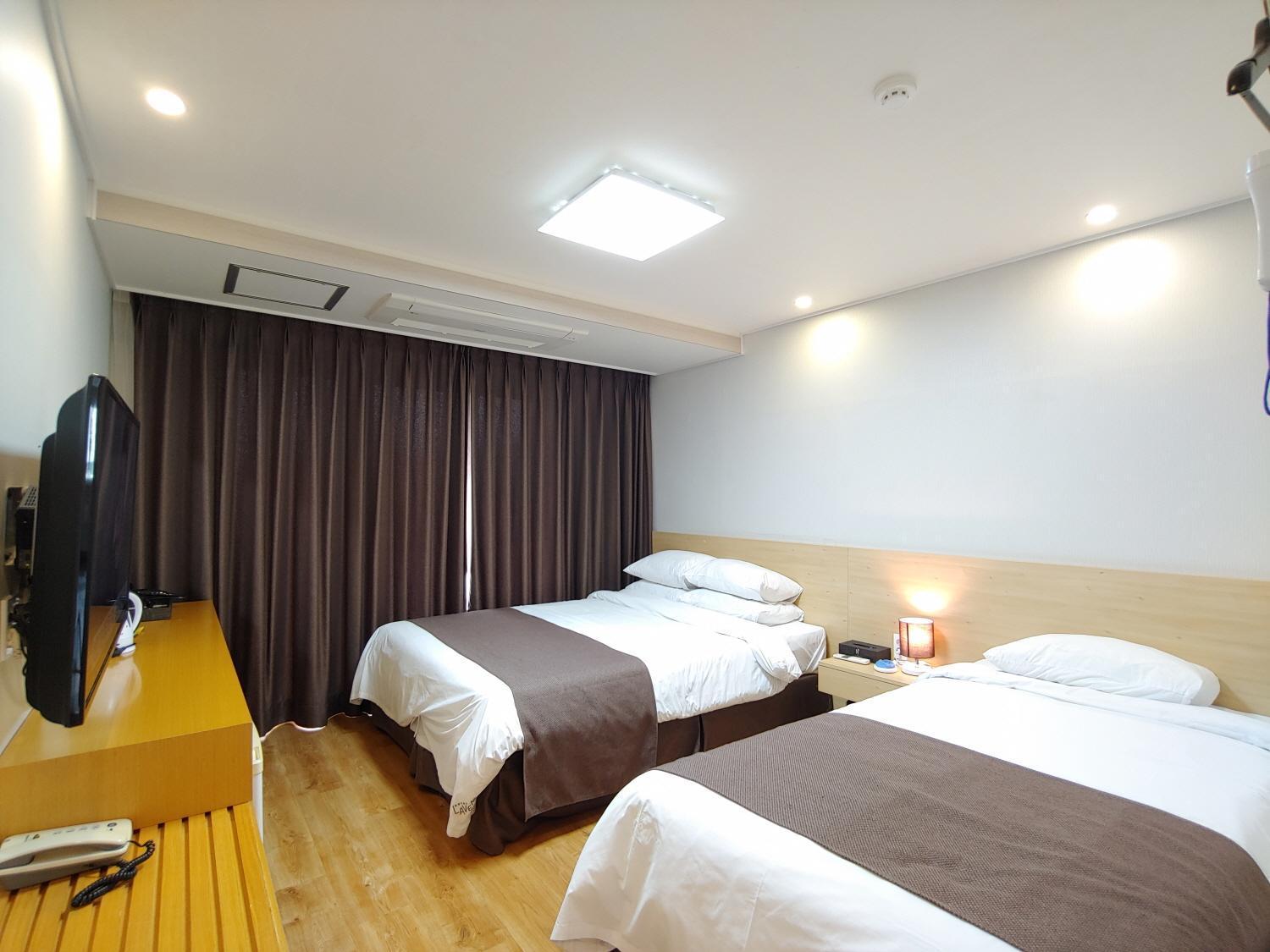 Jeju Lavender Hotel Seogwipo Zewnętrze zdjęcie