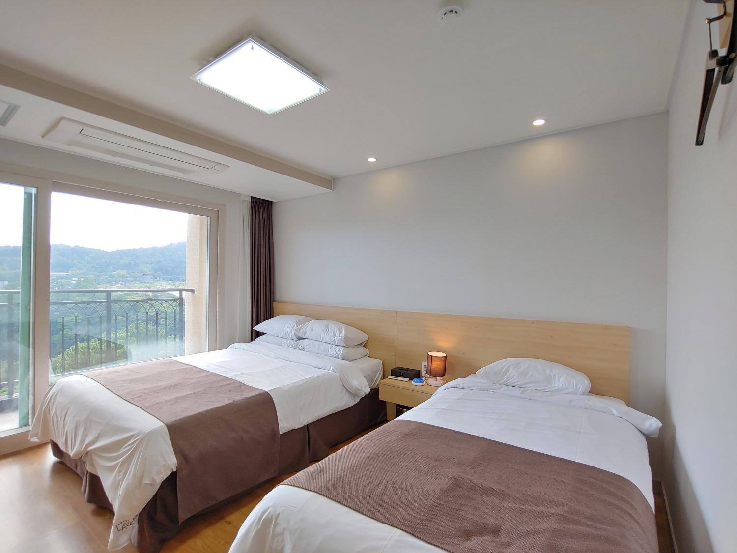 Jeju Lavender Hotel Seogwipo Zewnętrze zdjęcie