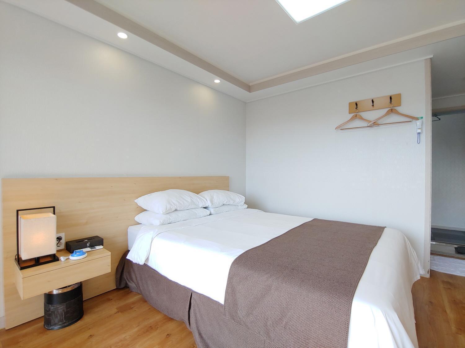 Jeju Lavender Hotel Seogwipo Zewnętrze zdjęcie